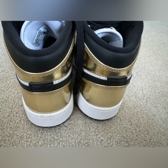 Nike Air Jordan 1 Mid Special Edition in “Metallic Gold”. - Picture 6 of 8